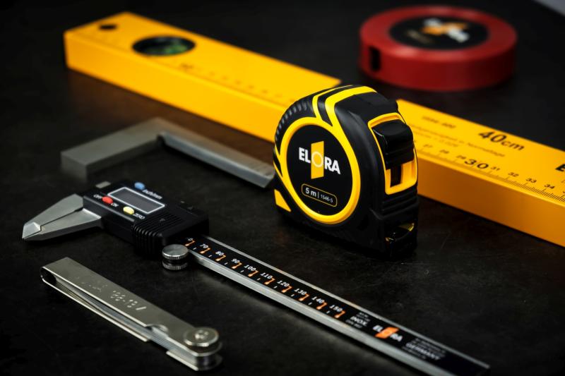 MEASURING AND CHECKING TOOLS