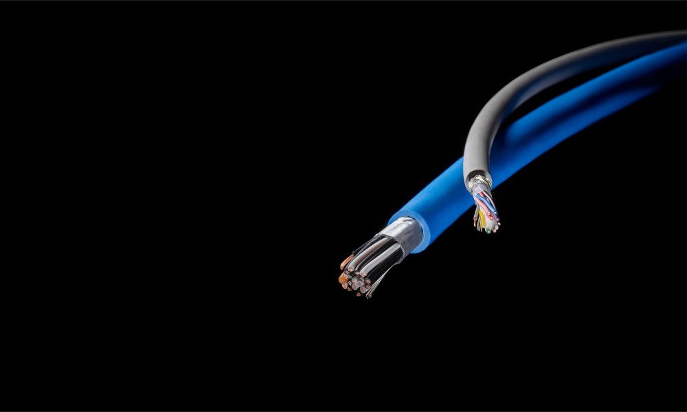 DATA AND COMPUTER CABLES